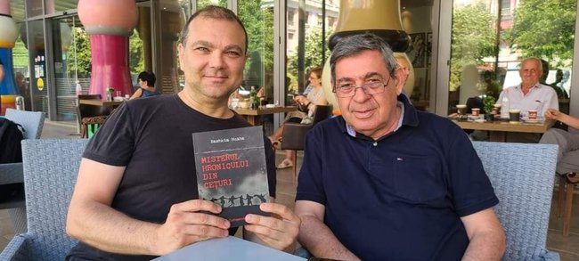 Shkrimtari Bashkim Hoxha dhe përkthyesi rumun Cristian Besleaga