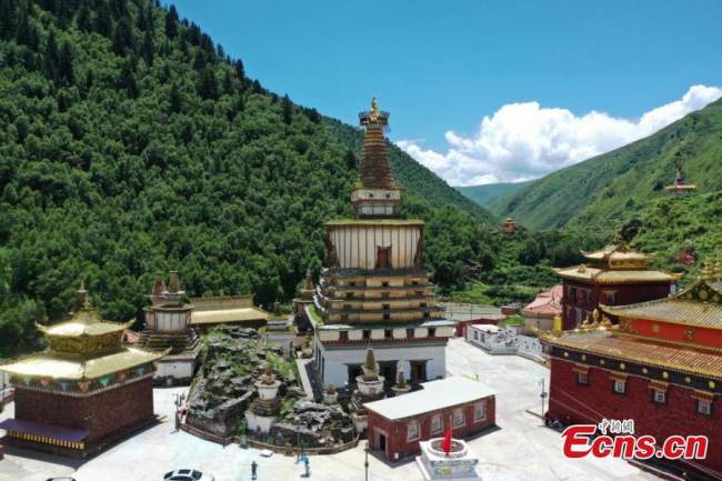 Η εναέρια φωτογραφία που τραβήχτηκε στις 19 Ιουλίου δείχνει το Πάρκο Σκαλιστής Πέτρας Ρανγκμπάλα Βανγκτουό στην κομητεία Ρανγκτάνγκ των Θιβετιανών Άμπα και του αυτόνομου νομού Τσιανγκ, στην επαρχία Σιτσουάν της νοτιοδυτικής Κίνας.